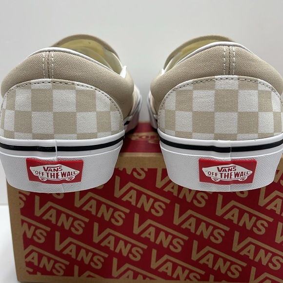 Vans WMNS Classic Slip-On
Color Theory Checkerboard
VN0A7Q5DBLL
Sneakers - Picture 13 of 16
